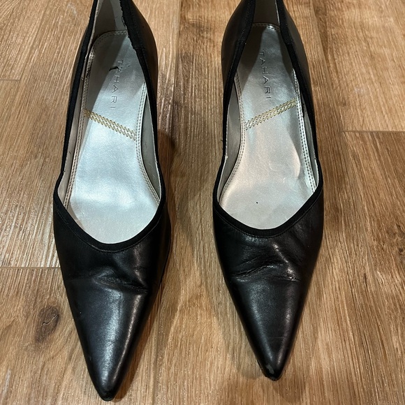 Tahari full leather (including leather soles) kitten pump.  Super comfortable! - Picture 2 of 4
